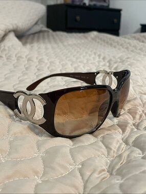 CHANEL Brown Gradient Women's Sunglasses with CC Emblem